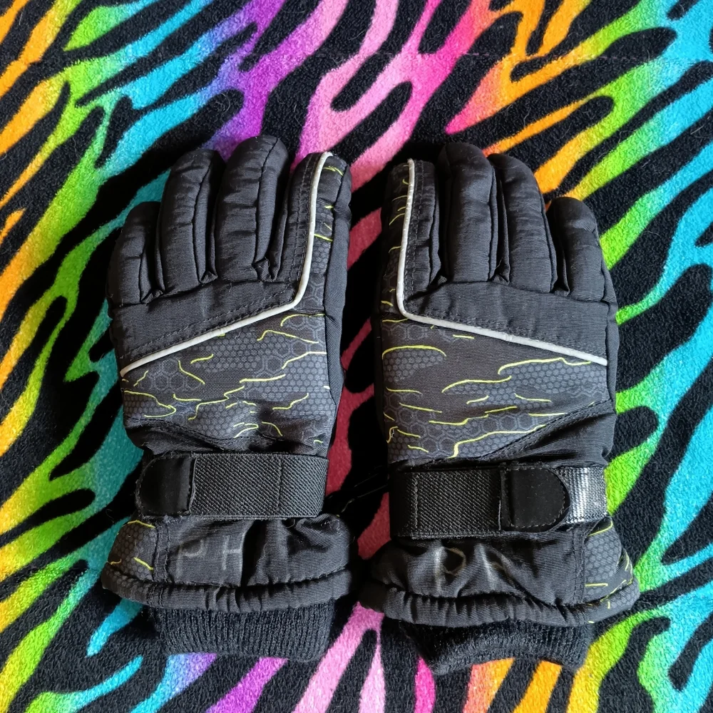 🖤*4/$15* Boys 3M Thinsulate Winter Gloves Mittens Black Small 4/7